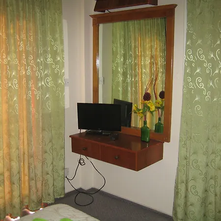 Onisillos Szálloda Lárnaka