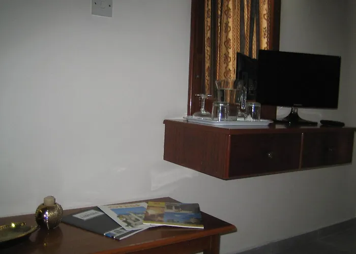 Onisillos 2* לרנקה