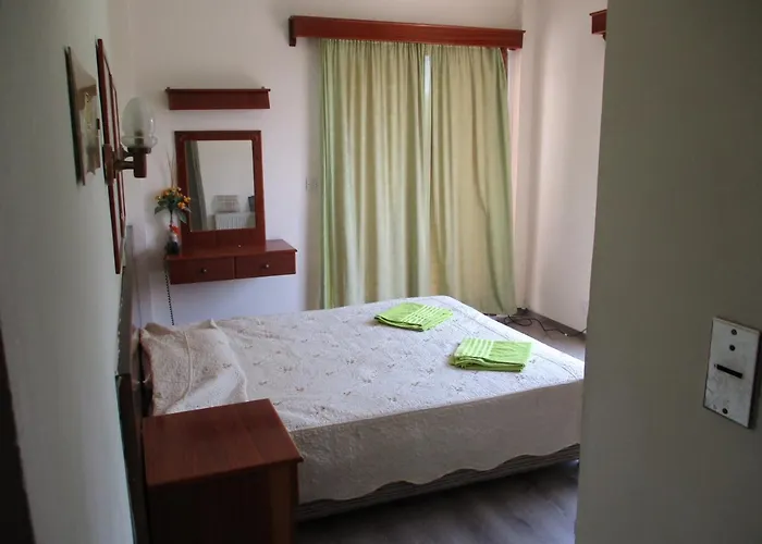 Onisillos מלון 2*