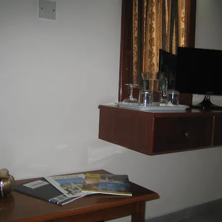 Onisillos 2* לרנקה