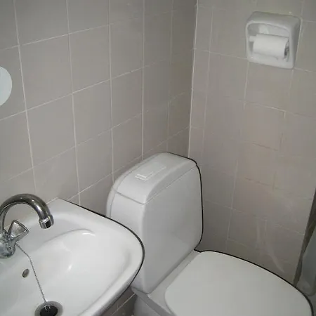 Onisillos מלון 2*