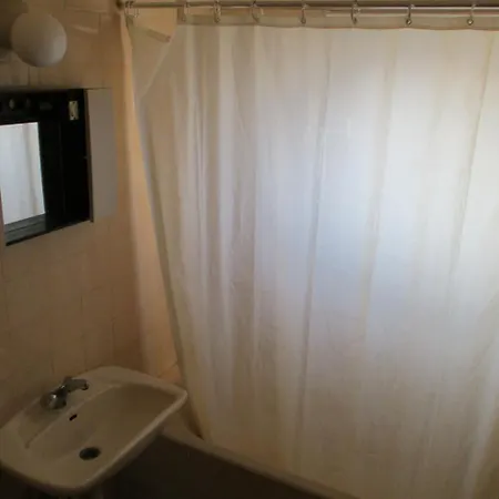 Onisillos 2* לרנקה